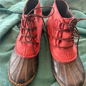 Sorel Red and Brown Out N About Winter Boots Women’s Size 7